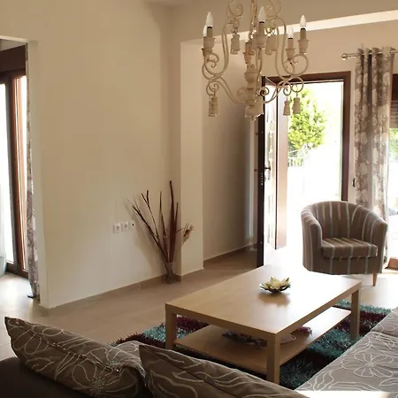 Ksenia's House In * Toroni
